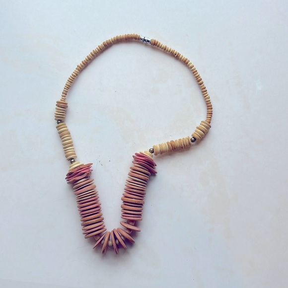 Jewelry - Vintage wood necklace